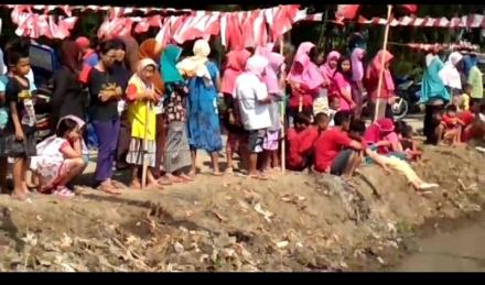 Lomba Tangkap Ikan Lele di Dusun Daleman