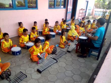 Melatih Kekompakan Dalam Marching Band