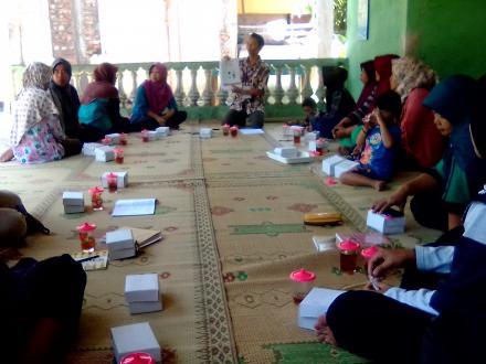 Pertemuan Kelompok Wanita Tani (KWT) di Dusun Pranti