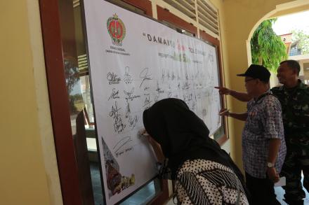 Penandatanganan Persetujuan Damai Gerbang Praja