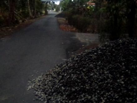 Material Pembangunan Rabat Jalan Desa Gadingharjo Telah Siap