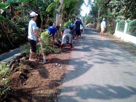 Hari Pertama Pengerjaan Rabat Sayap Jalan Dusun RT 02 Pranti