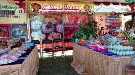  KEMERIAHAN STAND UMKM KALURAHAN GADINGHARJO DALAM ACARA SANDEN FAIR 