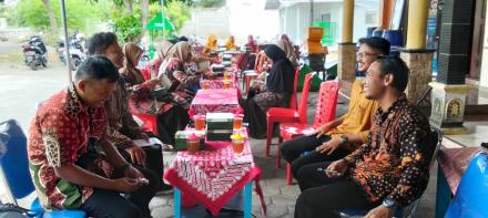 KUNJUNGAN KKB SANDEN DI KELOMPOK KAMPUNG KB KARANGANYAR