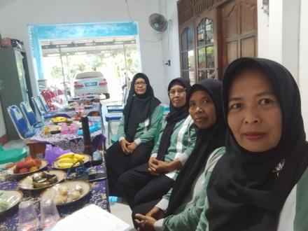 Giat PSN: Warga Pedukuhan Merten dan Mahasiswa KKN Bersinergi Berantas Sarang Nyamuk